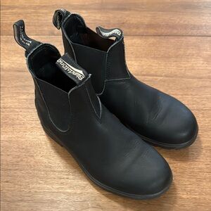 Blundstone Black Chelsea Boots with Elastic Panels